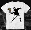 Mern O-meck T-skjorte Blomst Kaster Kaster Demonstrant Banksy Grafitti Graffiti Sprayer Blomster T-skjorte Streetwear Casual T-skjorter