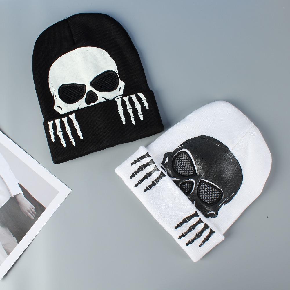 Fun skull print knitted hat for men and women for Halloween holiday dressing, suitable for outdoor windproof and warm keeping