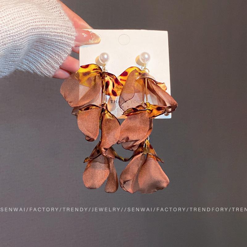 Exaggerated leopard print flower fringed earrings women's personalized design earrings unique autumn and winter earrings