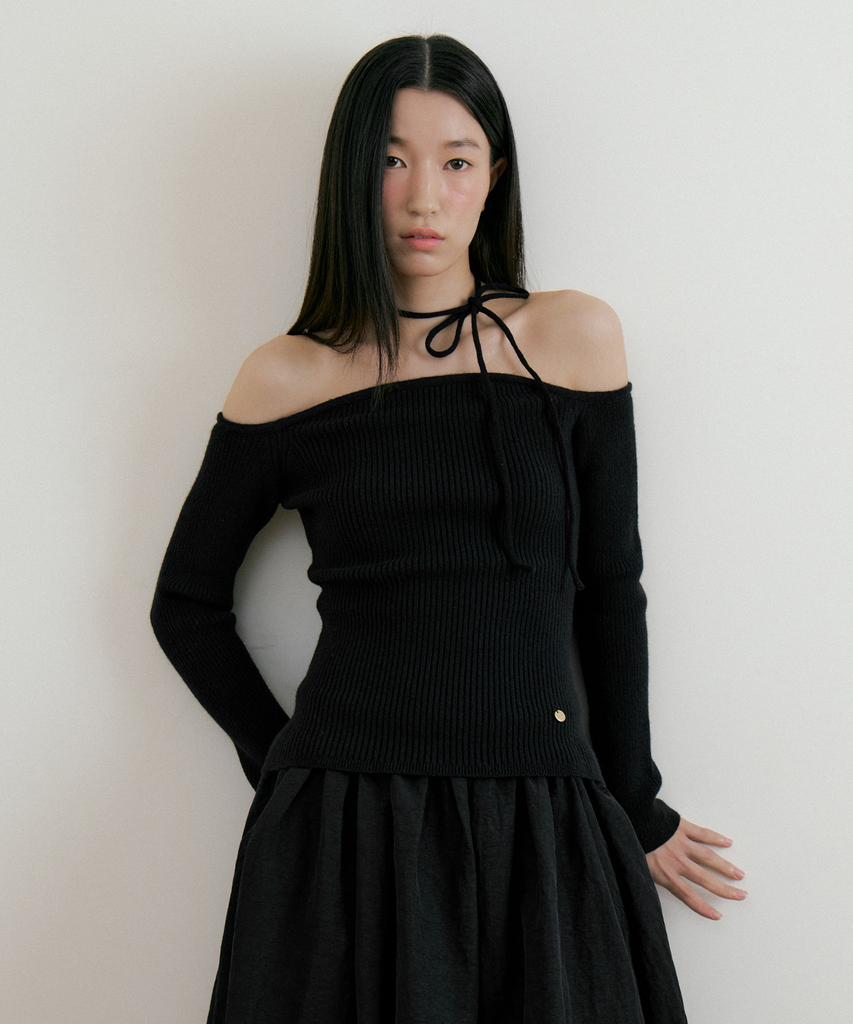 LUCIR ZU Wool Upper Strap Knit (Black)