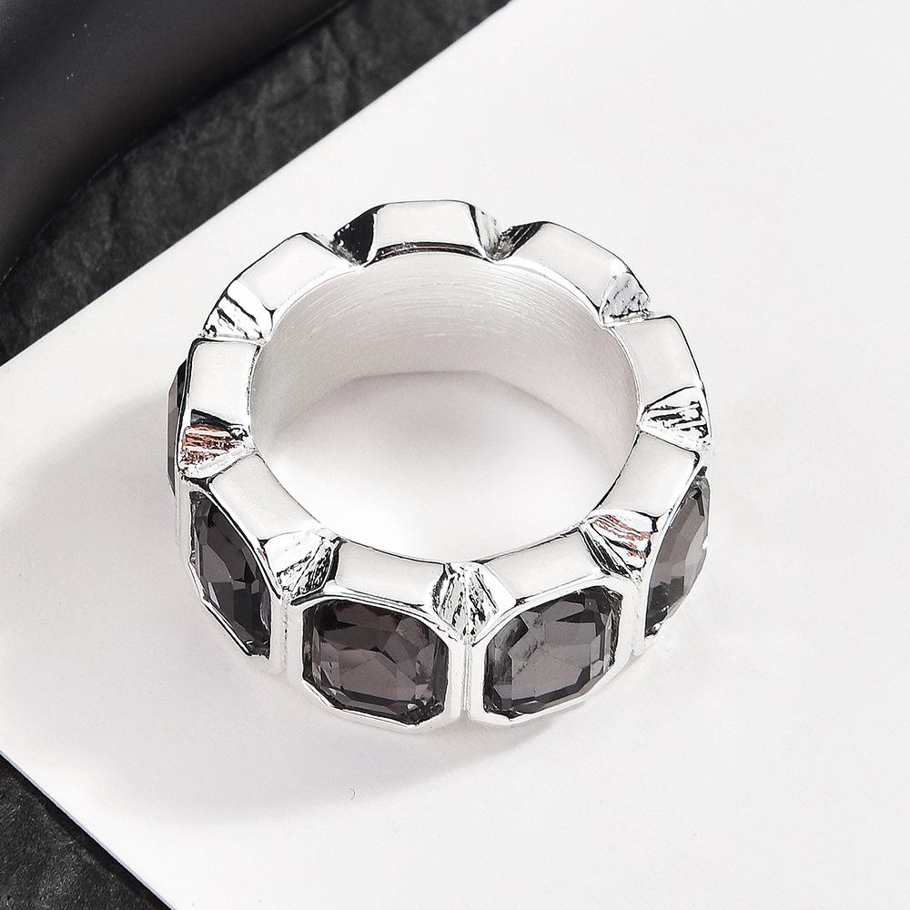 European and American Sweet and Cool Style Collarbone Chain Women's Fashion Light Luxury Necklace Ring Jewelry Versatile Item Jewelry