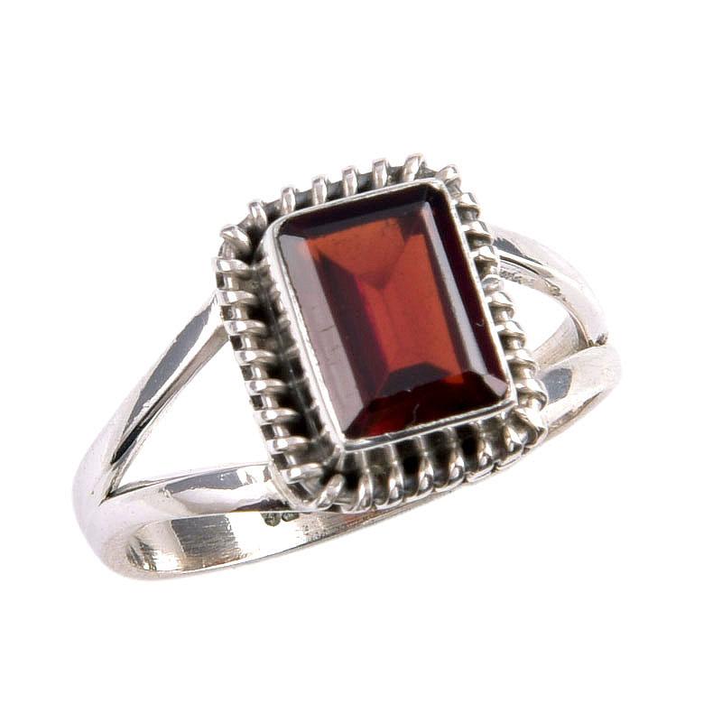 Natural Garnet Gemstone Handmade 925 Solid Silver Jewelry Ring Size 6.5 Z5U37