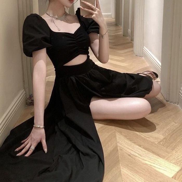 Hepburn Black Slit Gown with Exposed Collarbone and Hollowed Design