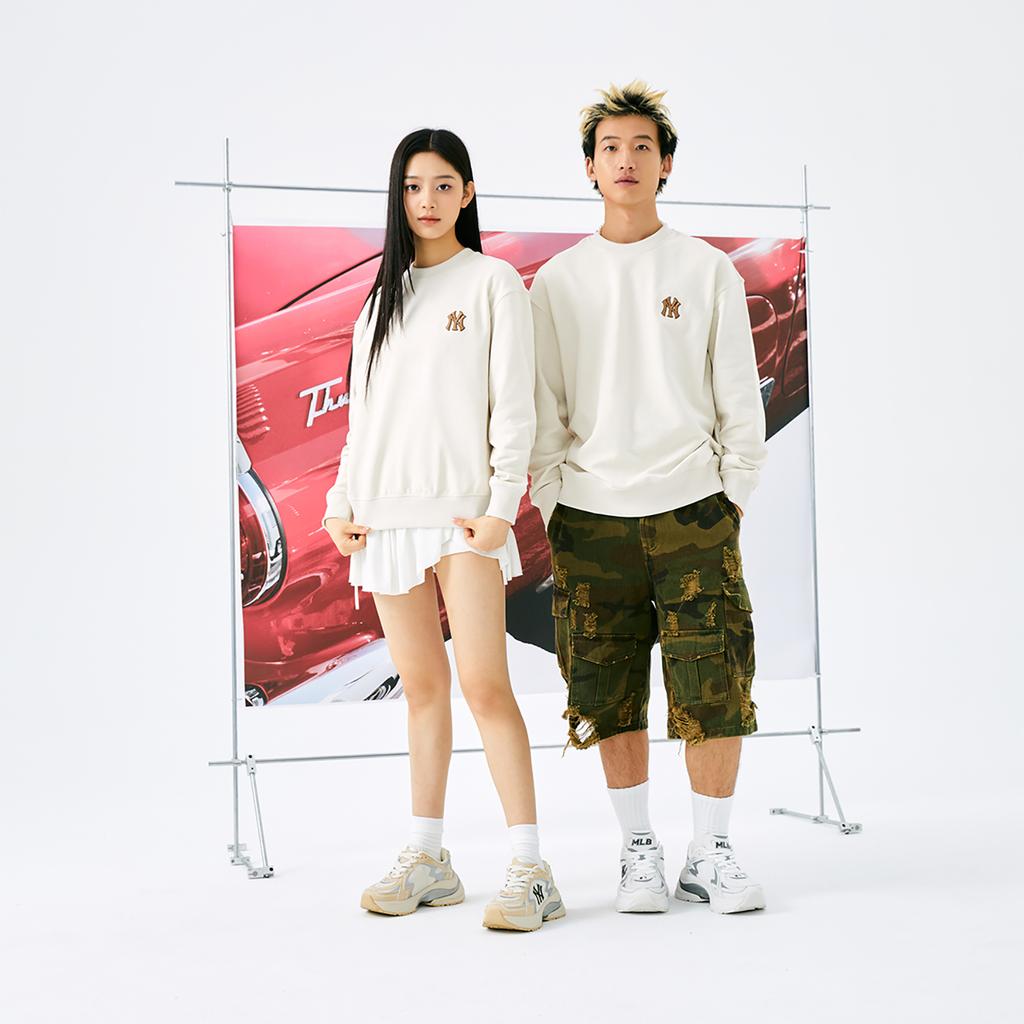 New MLB MONOGRAM Collection New York Yankees Crew Neck Sweatshirt Unisex Cream 3AMTM0444-50CRD