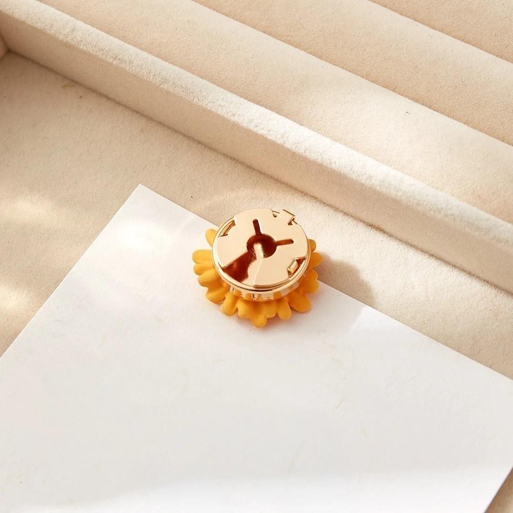 2pcs Mini Floral Rose Cufflinks Vintage Elegant Sunflower Sleeve Button Exquisite Button Cover Clip Blouses Shirt Accessories