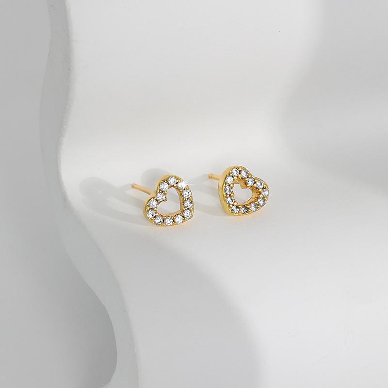 

Korean Version Peach Heart Full Diamond Micro-inlaid Earrings, Love Eight Hearts Eight Arrows Fresh and Simple INS Heart Earrings