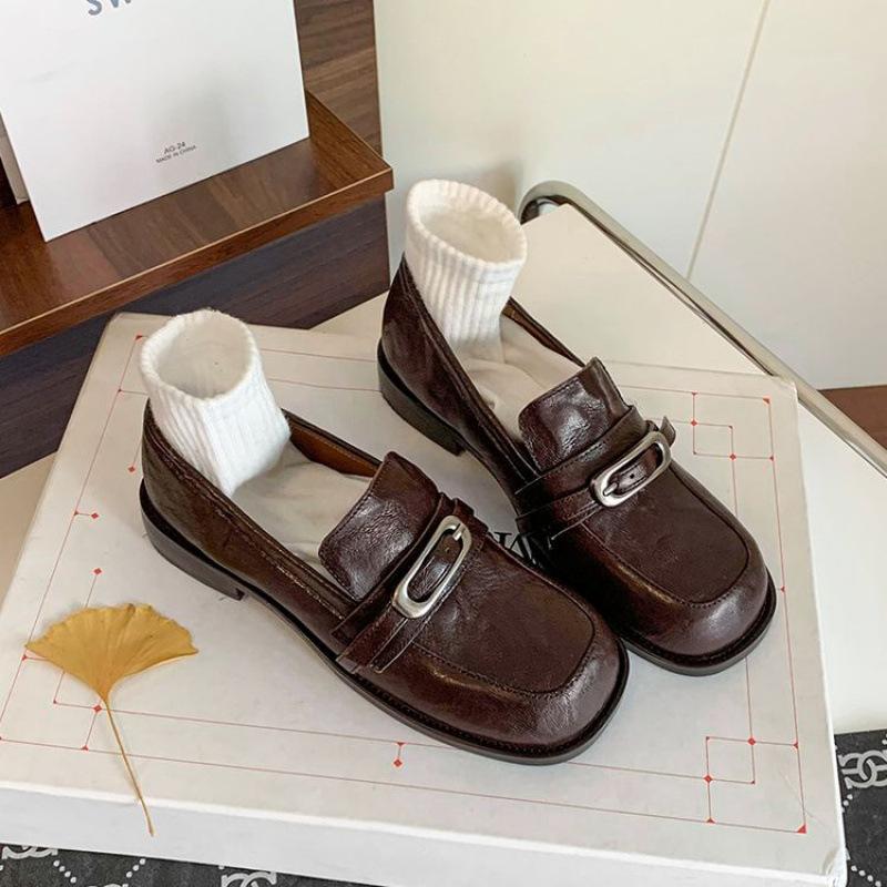 

New round head one-pedal single shoes women s non-slip soft-soled large-size shoes sheepskin women s shoes wear low-heeled flat shoes in all seasons 40 коричневый