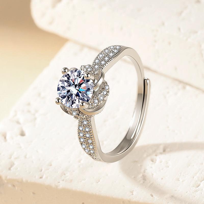 Platinum-Plated Silver Moissanite Starlight Ring for Women - Celebrity Style Wedding Band
