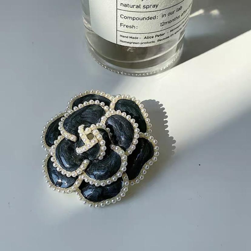 

Брошь Rose Retro Oil Drop Pearl Женская модная брошь Sense Temperament