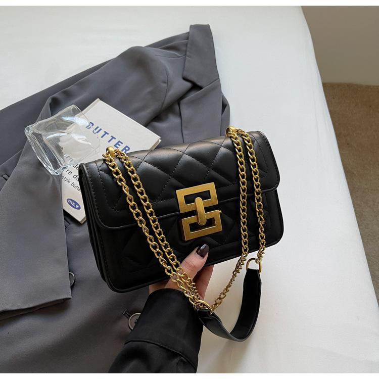 Crossbody Bag Women 2025 New Bag Fashionable Versatile Niche Design Diamond Chain Bag Popular Small Square Bag