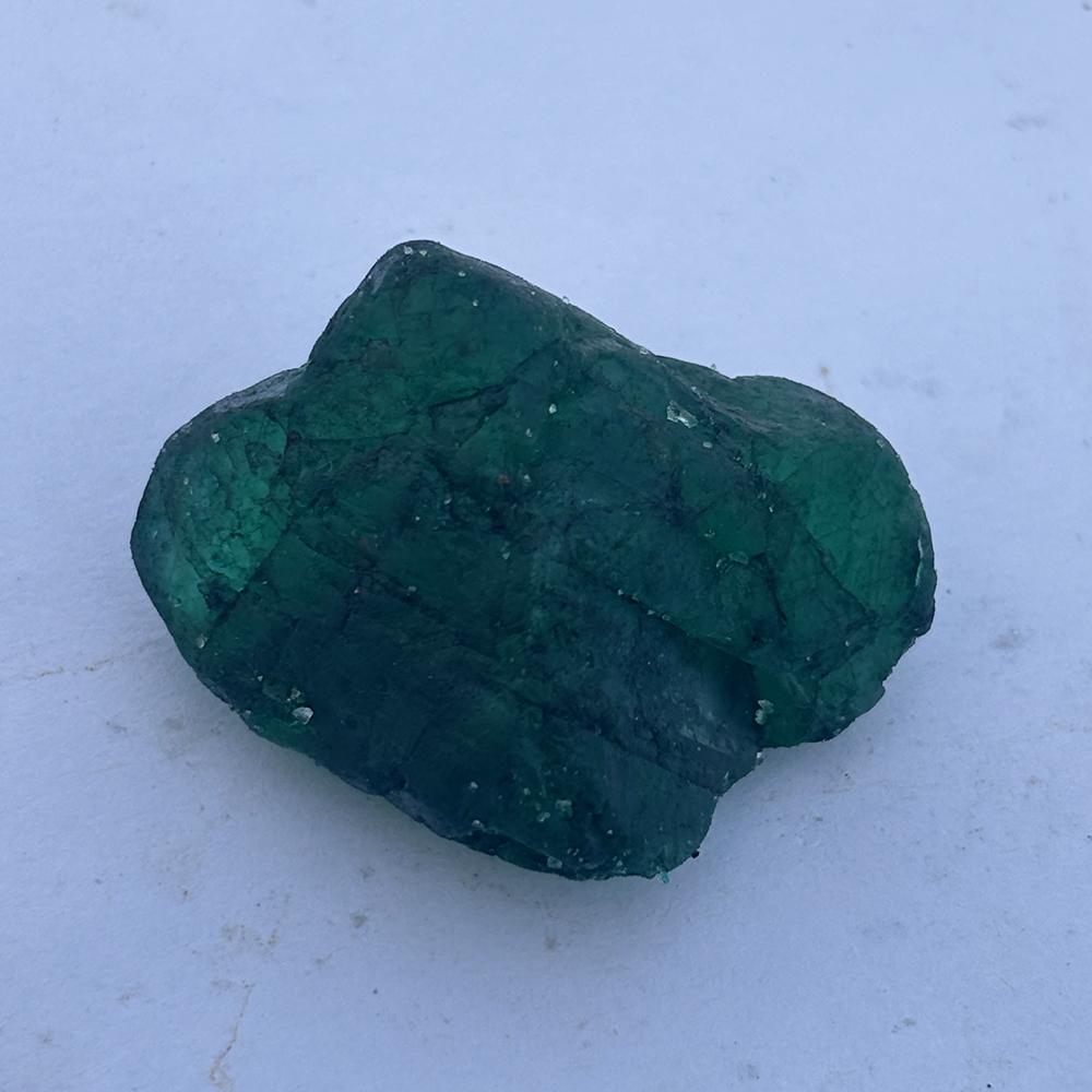 Natural Green 154.70 Ct Uncut Certified Emerald Rough Gemstone For Collector's
