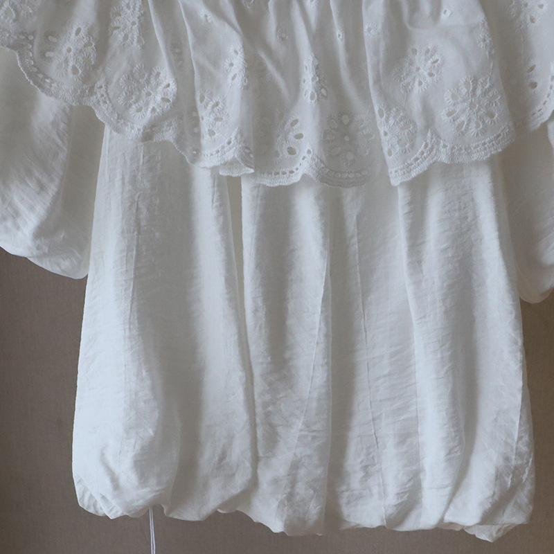 Top da donna francese-coreano con volant e spalle scoperte - Collezione Estate 2025