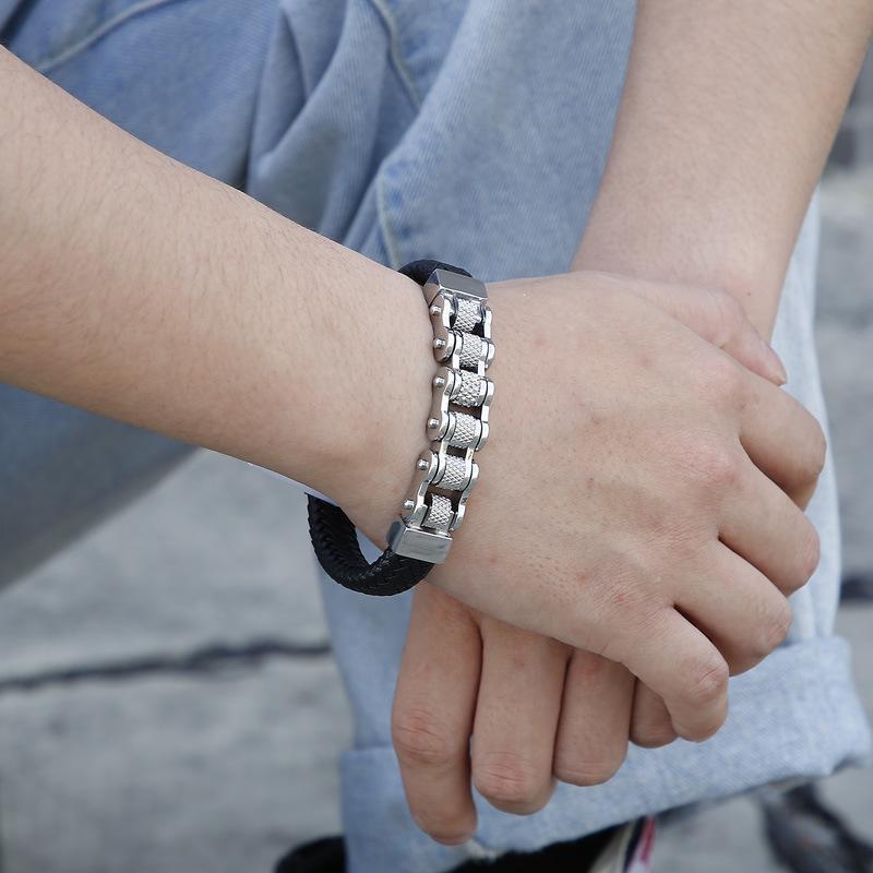 European-American Punk Bicycle Chain Titanium Steel Bracelet with Woven Cowhide In Stainless Steel Motorcycle Design.