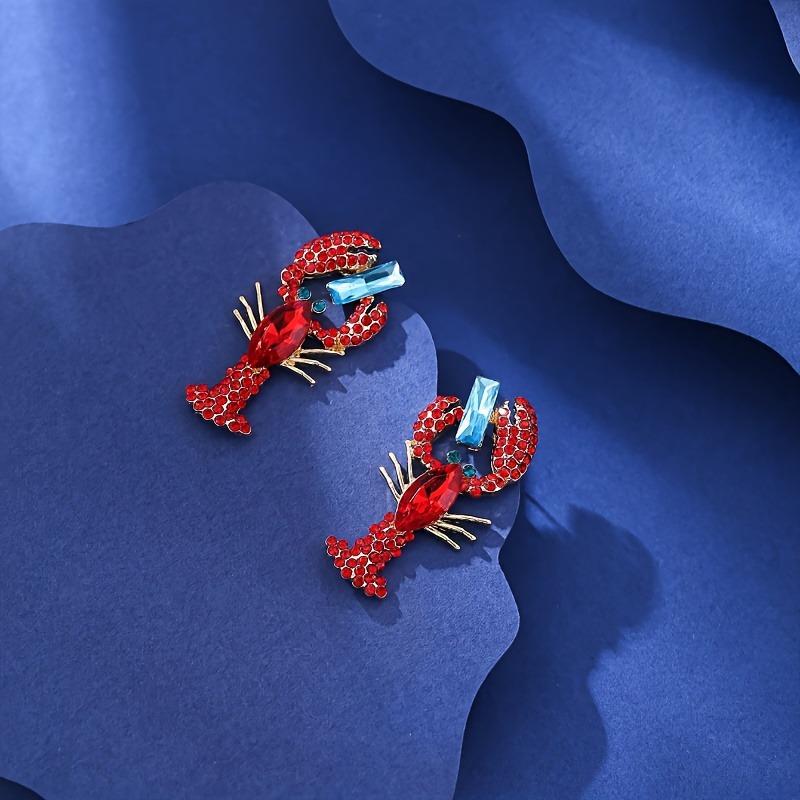 A Pair of Summer Beach Lobster Rhinestone Earrings, Perfect for Women's Hawaiian Vacation Parties. Ideal for Holiday Celebrations and Gift-giving