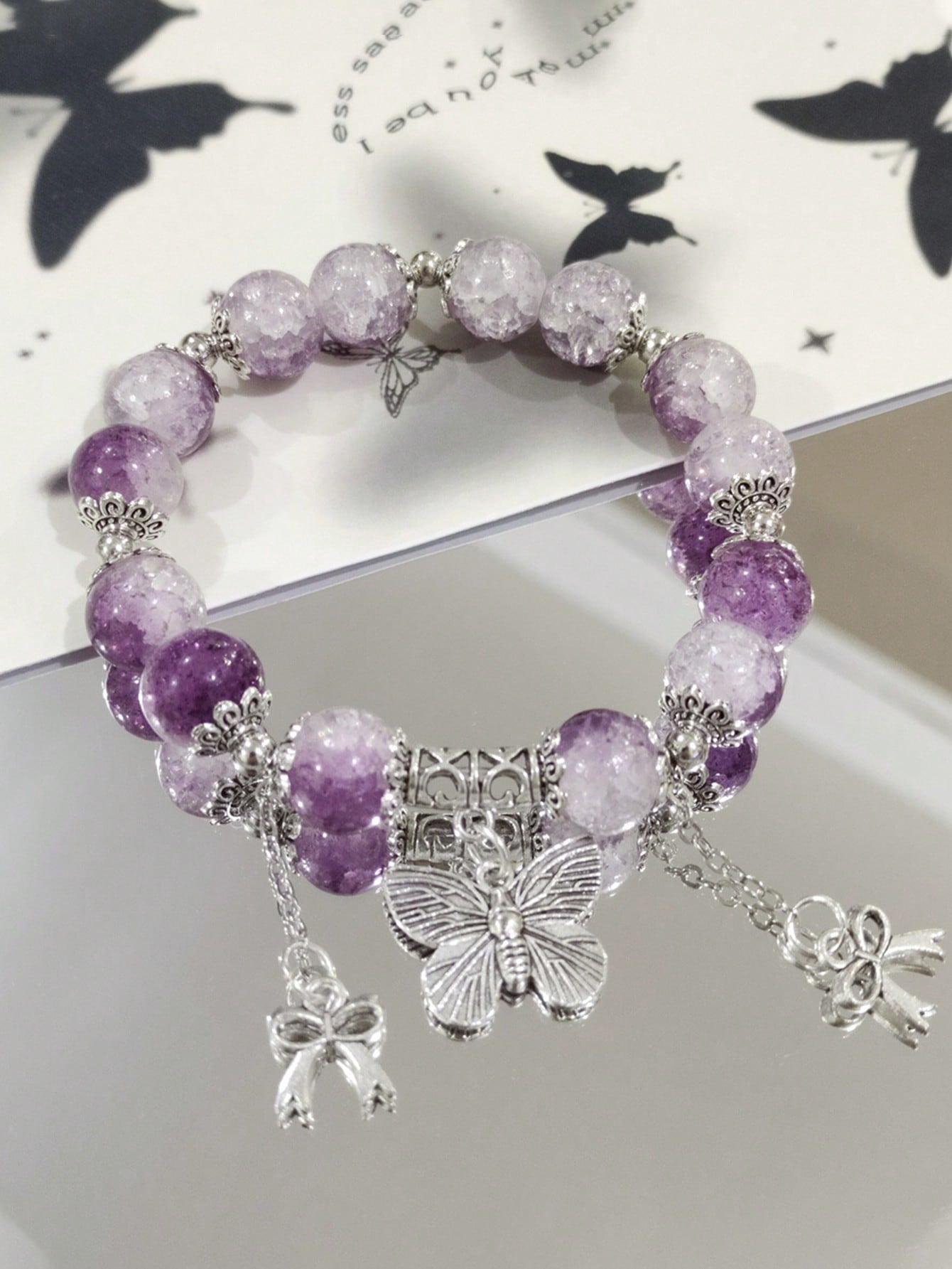

1 шт. Модный браслет из стеклянных бусин с подвеской-бабочкой, деликатный кракелюрный дизайн one-size фиолетовый