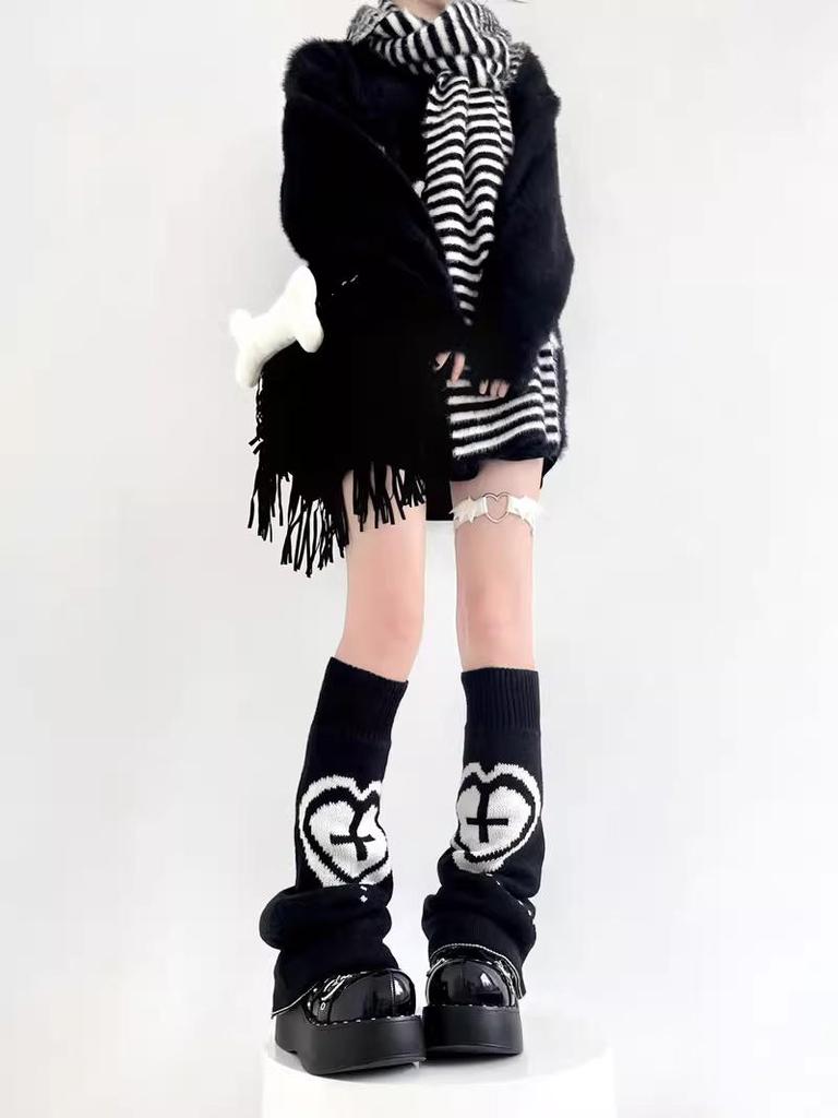 Y2K Black & White Wide-Leg Slouch Socks: Millennium Hot Girl Autumn/Winter Calf Flare Warmers
