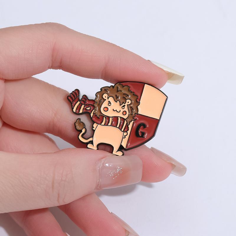 4 Stück Personalisierte Kreative Kleine Tier Niedlich Schild Abzeichen Anhänger Metallabzeichen Cartoon Kleidung Accessoires
