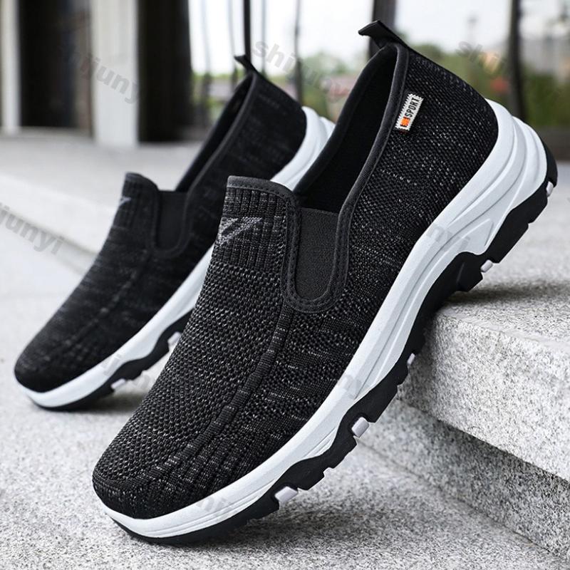 Mode Herr Låga Casual Skor Sommar Nya Slip on Mesh Andningsbara Halkfria Vintage Tygskor Utomhus Lätta Bekväma Sneakers