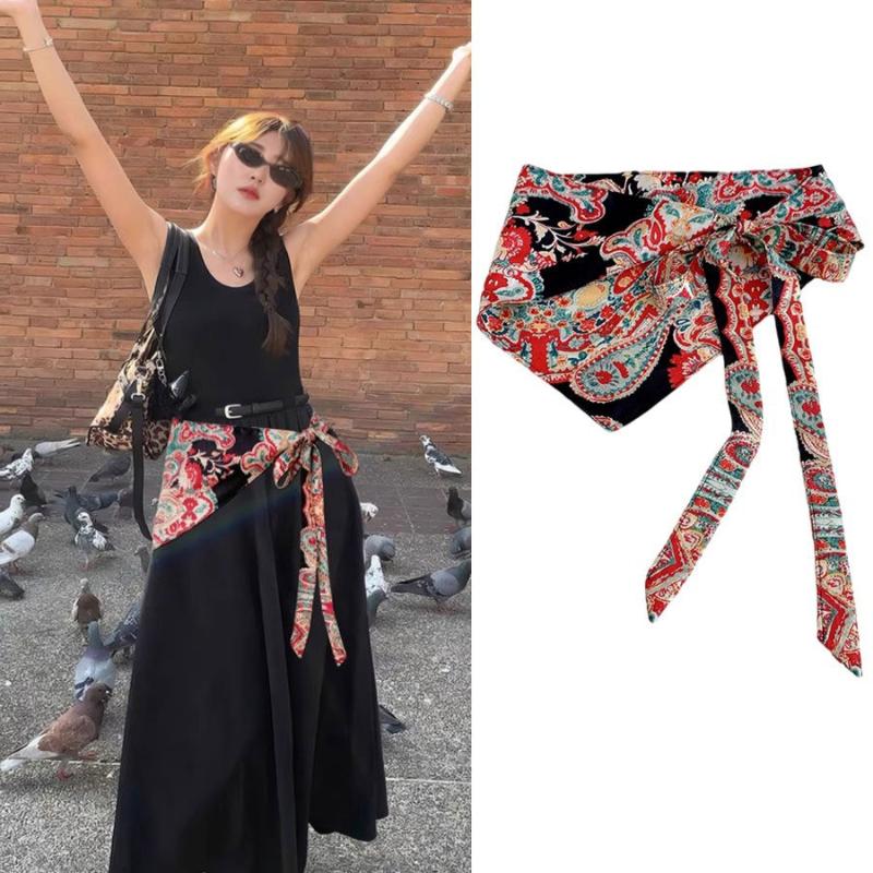 Triangular Scarf with Vintage Ethnic Print Cashew Flower Design for Women Adds Unique Fashion Flair