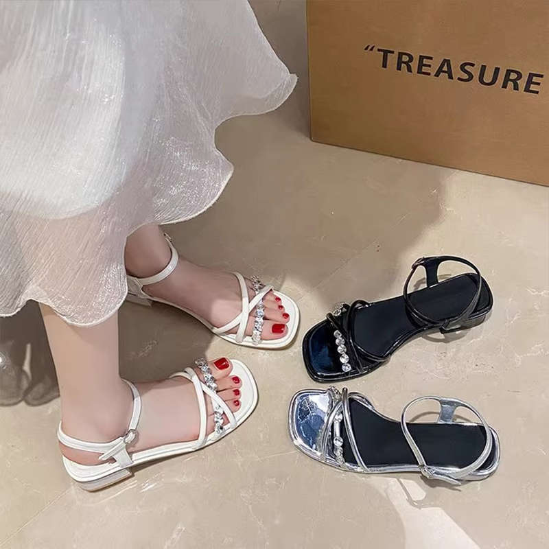 Beautiful high heels thick heel versatile fairy wind beach shoes female 2025 summer new French rhinestone open-toed sandals