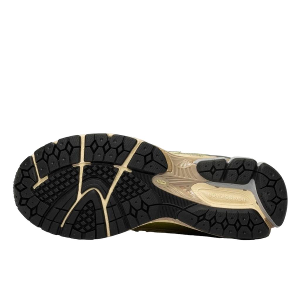 New Balance 1906R Yellow Parchment