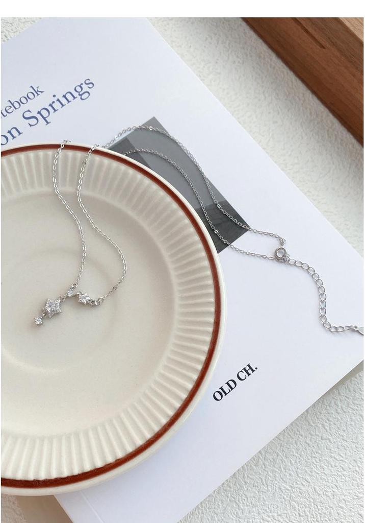 Sterling Silver Diamond Star Necklace for Women - Elegant and Fashionable Clavicle Chain