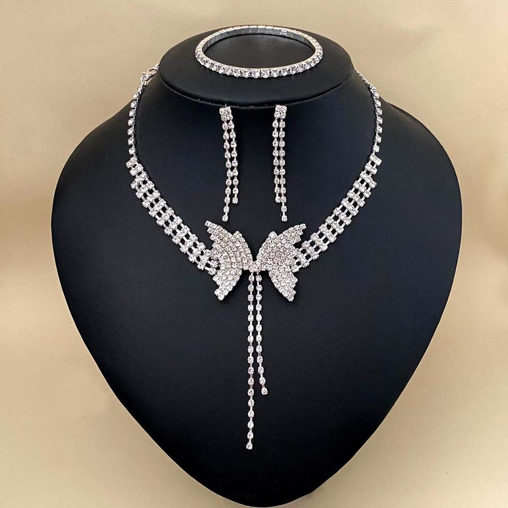 Elegant Rhinestone Tassel Jewelry Set: Necklace, Earrings, Bracelet – Perfect for Bridal or Banquet Wear