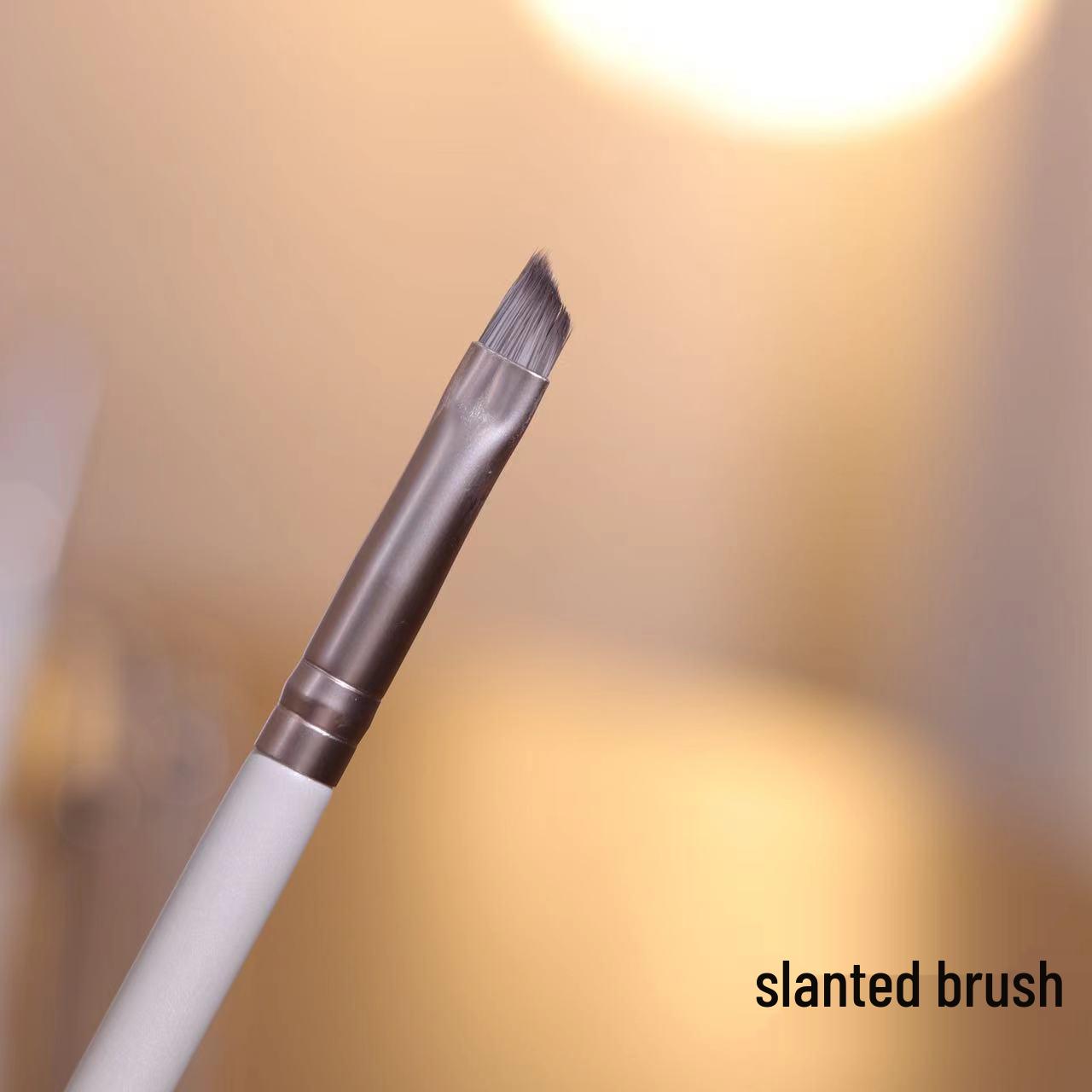 

Yu Xiaoya White Moonlight 8-Piece Ultra-Soft Makeup Brush Set for Eyeshadow and Concealer