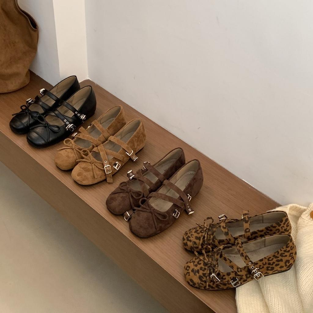 2025 new round head flat bottom Doudou word with soft bottom inner slope heel commuter work versatile women's shoes