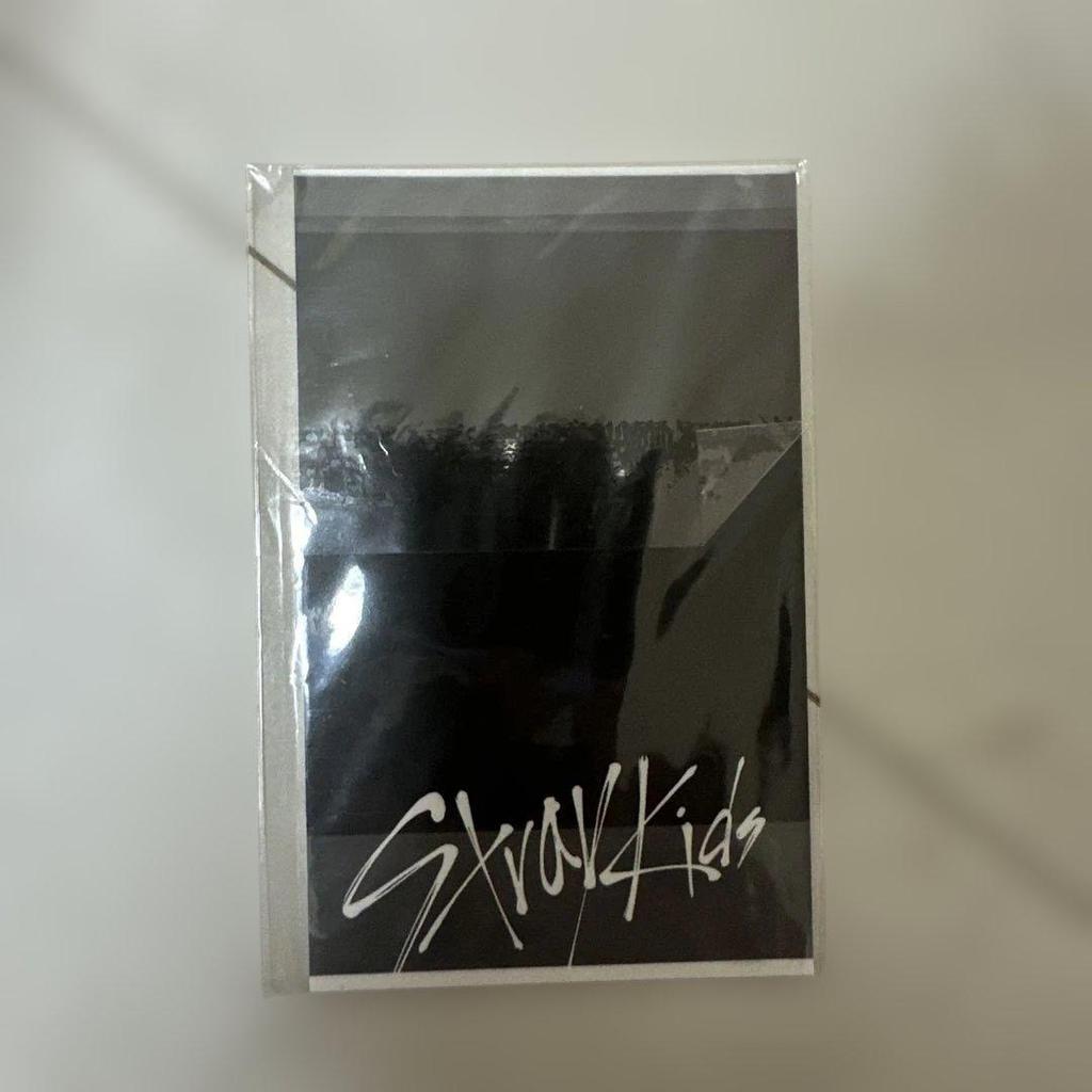 [USED] Stray Kids Felix UNVEIL merchandise purchase bonus
