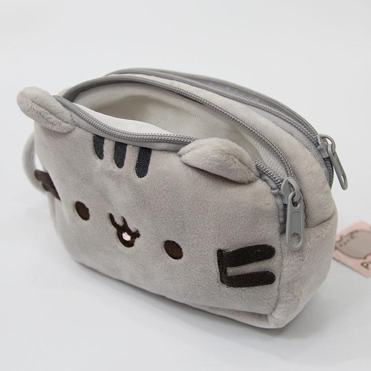

American Anime Grey Cat Plush Makeup & Coin Wrist Bag 20x13x7 cm / 0.06 kg