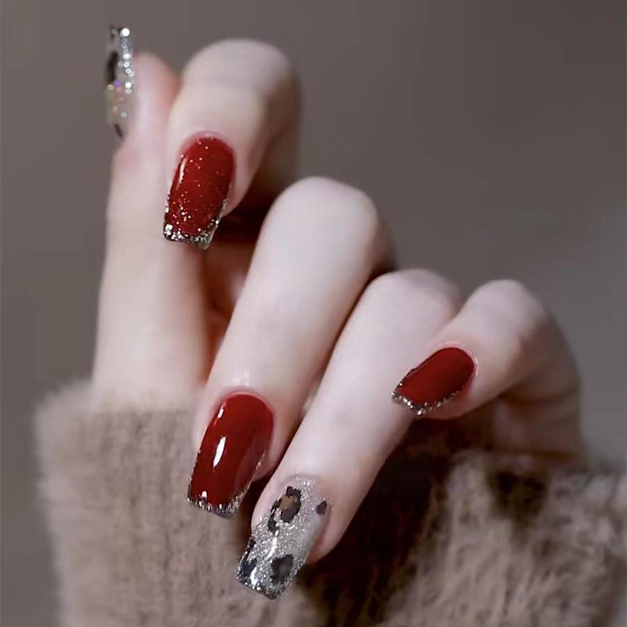 

Artificial Leopard Nail Print Middle Square Wine Red Color Manicure Wearable XS