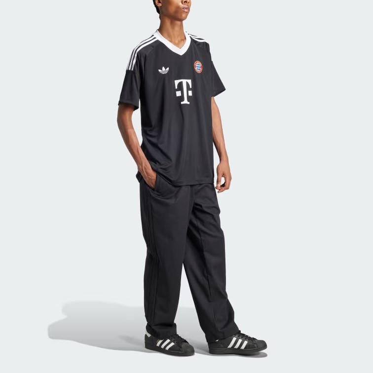 Adidas Originals FC Bayern 24/25 Drittes Torwart Logo Print V-Ausschnitt Pullover Bequemes Kurzarm Fußballtrikot Herren Oberteile Schwarz JG8283