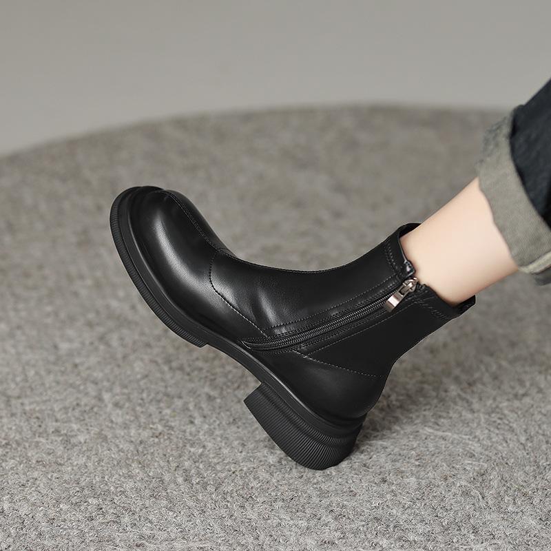 Autumn and winter women's Martin boots thick-soled non-slip large-size women's boots side zipper low heel comfortable Korean version of the new medium