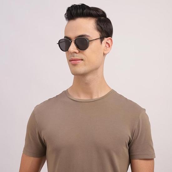 Vincent Chase by Lenskart | Quadratische Stilvolle Sonnenbrille | Polarisiert & UV-geschützt | Für Männer & Frauen | Groß | VC S13830