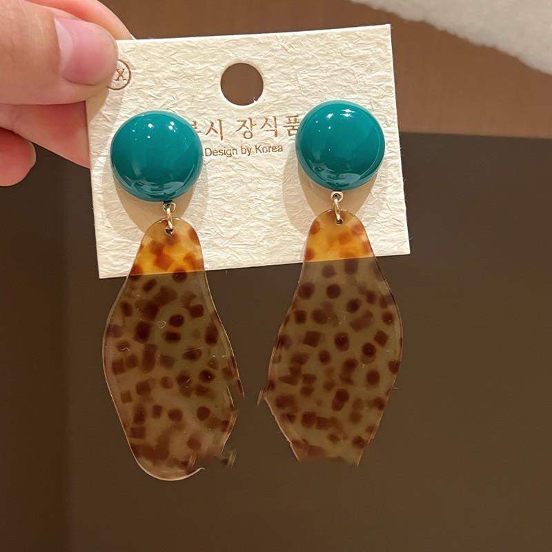 French Retro Silver Needle Round Flat Round Resin Fringed Earrings Light Luxury High-end Earrings Versatile Earrings