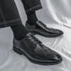 Brogue Business and casual men's leather shoes Comfortable daily style Fashion Party Flat gentleman's shoes Black Brown