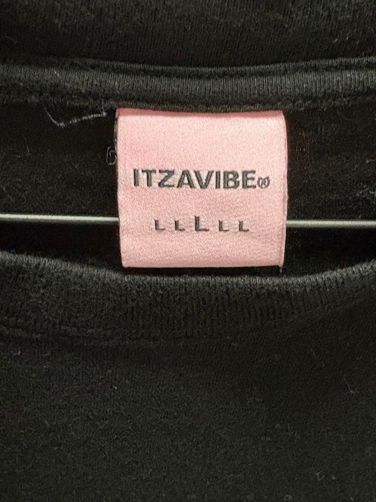 [USED] ITZAVIBE Playing Cat Only For Me, Worn by STRIKER Reno