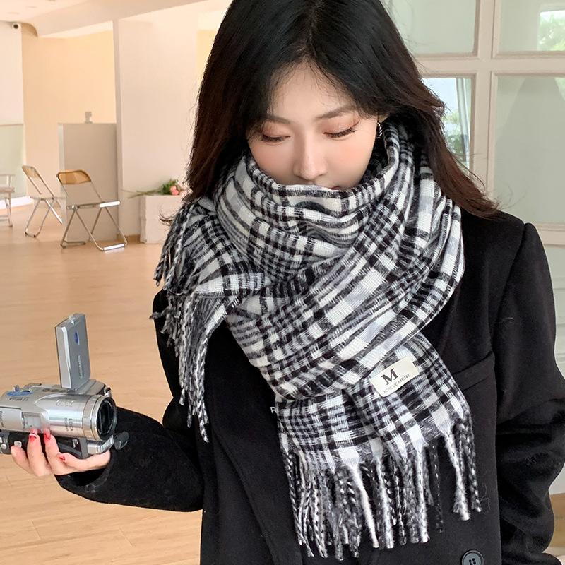 Clearance Plaid Scarf Women's Winter New Korean Version Versatile Student Warm Scarf Elegant Fashion Shawl