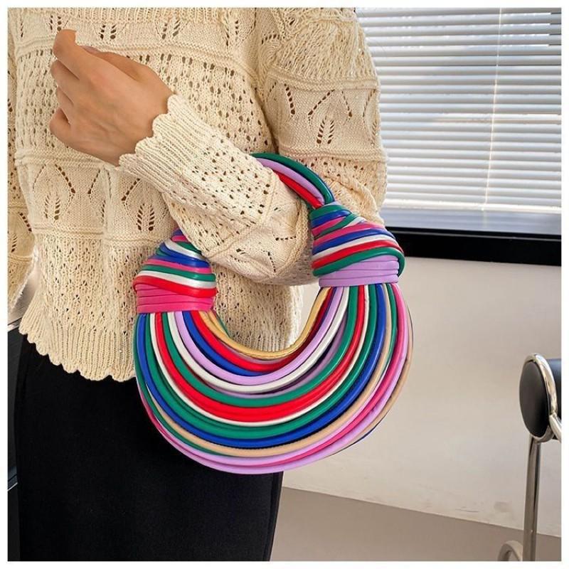 Yi Jinyuan Western-style Weaving French Circle Noodle Bag Hand-knitted Pleated Texture Niche Hand-carried Women's All-match Bag.