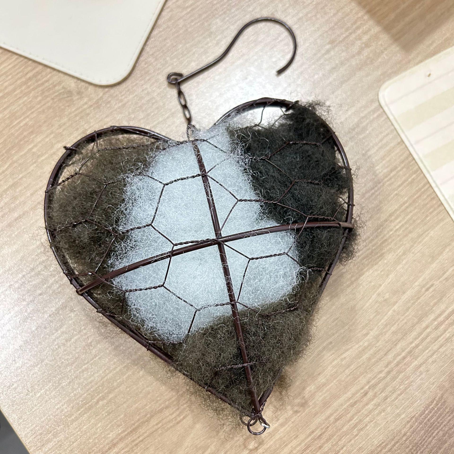 Independent Station Heart-Shaped Birdhouse for Outdoor Yard