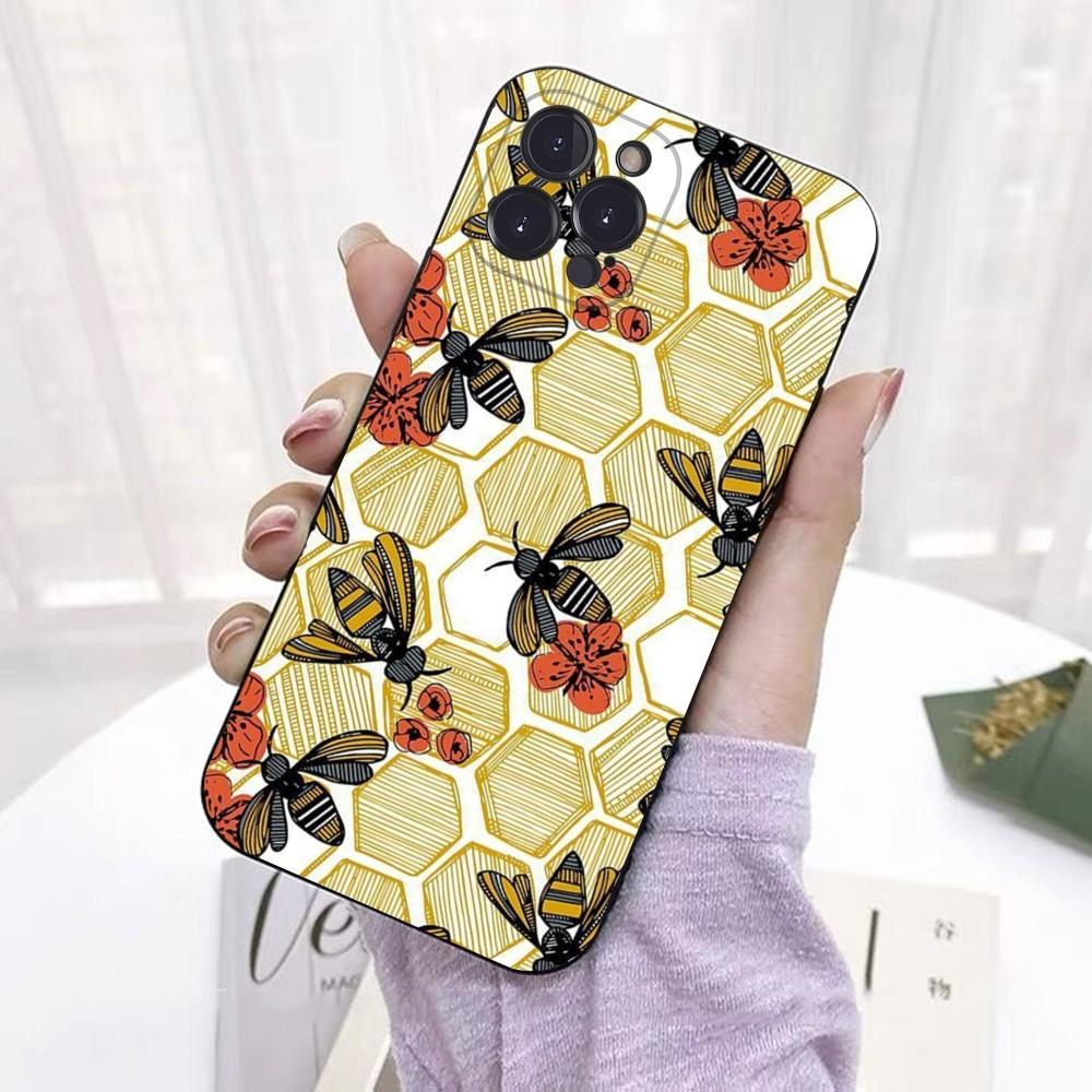 Bees Art Printing Phone Case For iPhone 15 6 7 8 Plus 11 12 13 14 Pro SE 2020 MAX Mini X XS XR Back Funda Cover