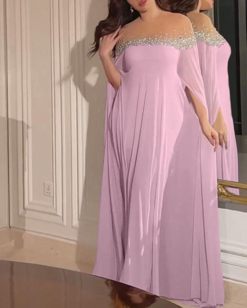 Elegantní šifonové večerní šaty s vysokým pasem a perlovou ozdobou