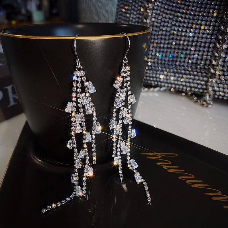Korean Fashion Rhinestone Tassel Earrings: Elegant, Versatile Design for Women