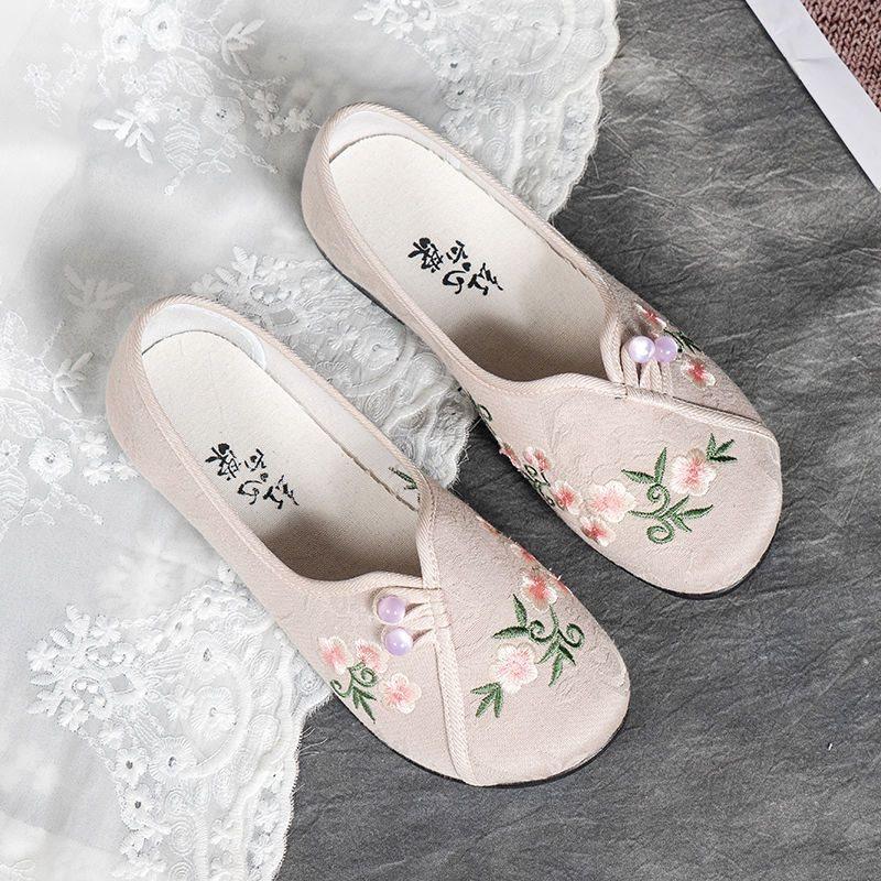 

Старая Северная парусиновая обувь женская летняя новая модная вышитая женская обувь модная мягкая подошва обувь для мамы 35