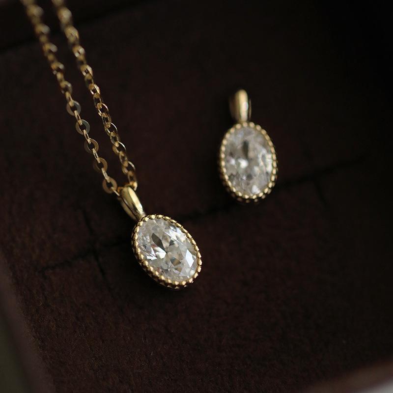 14K Gold-Plated Sterling Silver Necklace with Oval Emerald Pendant - Luxury Clavicle Chain for Women