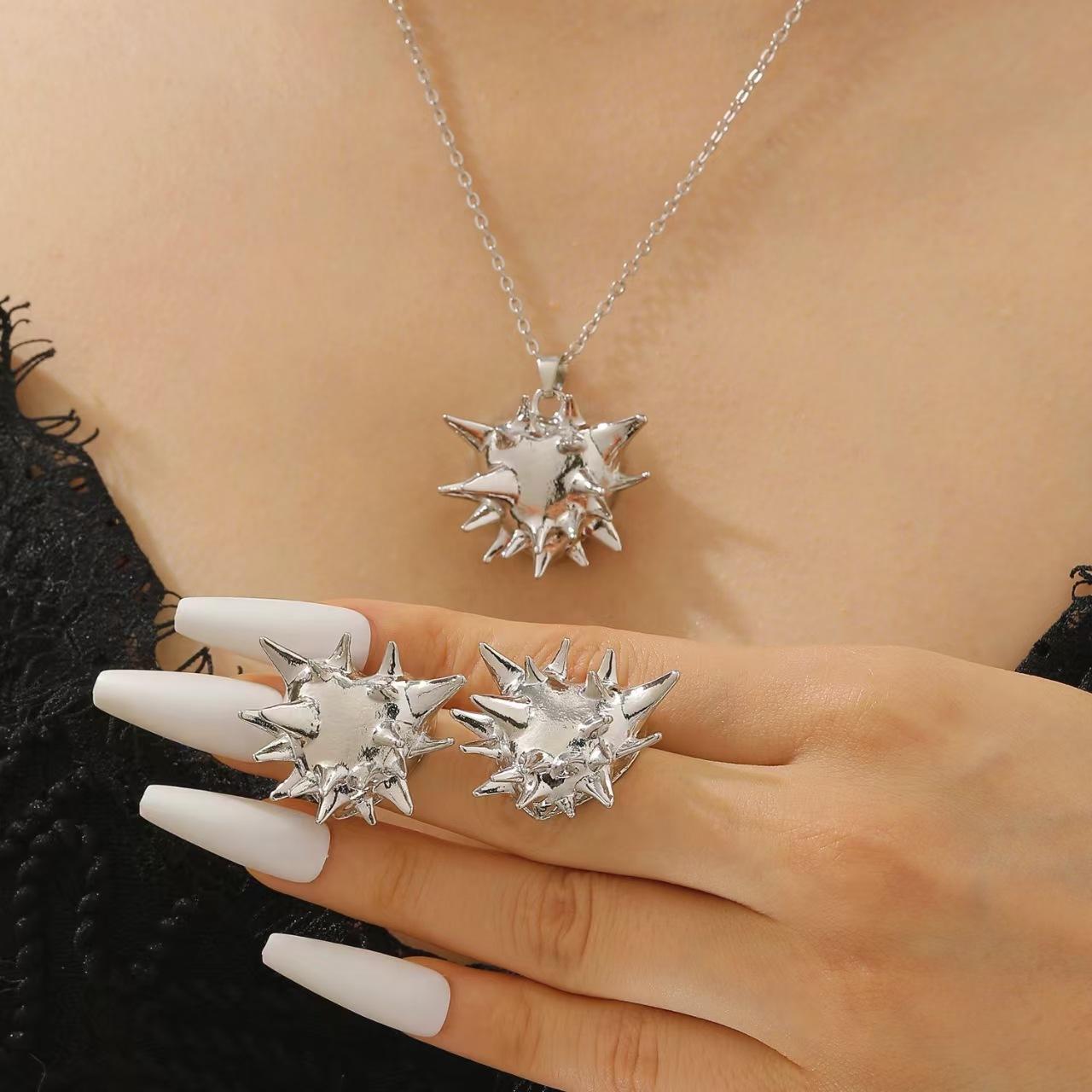 

Панк Хип-Хоп Крутой Стиль Геометрический Морской Ёж Заклепки Формы Металлические Серьги Ожерелье Набор 1 set серебряный