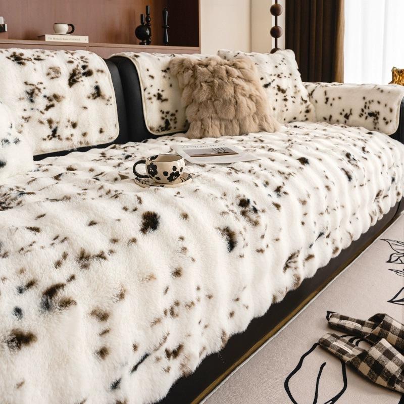 

Ретро Высококлассная Плюшевая Подушка для Дивана в Виде Кролика Легкая Роскошь Высококлассный Прямой Кожаный Диван Специальная Подушка для Сидения Чехол на Осень и Зиму 70*70cm