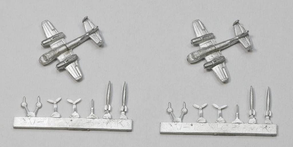 Pit Road Skywave Series Desert Shield 1 Metal Plastic Model Kit with Two Molded Color 1/700 OV-1A Mohawks, S6M,