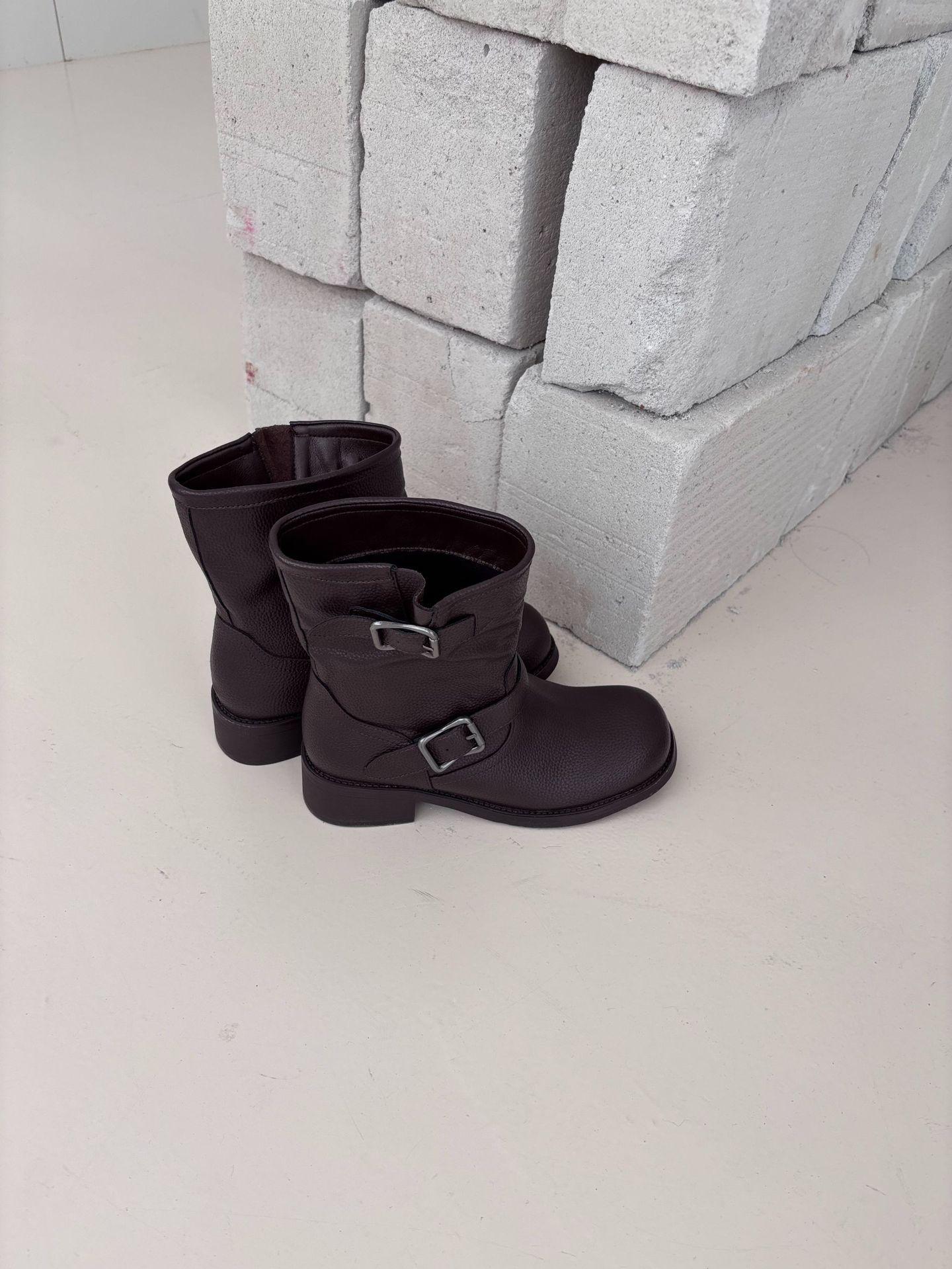 

Осенне-зимние 2025 года ботильоны на толстом каблуке с круглым носком, универсальные и стройнящие, мотоциклетные ботинки с пряжкой, ковбойские ботинки 35 коричневый